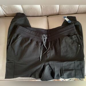 JAANUU 13-pocket jogger scrubs